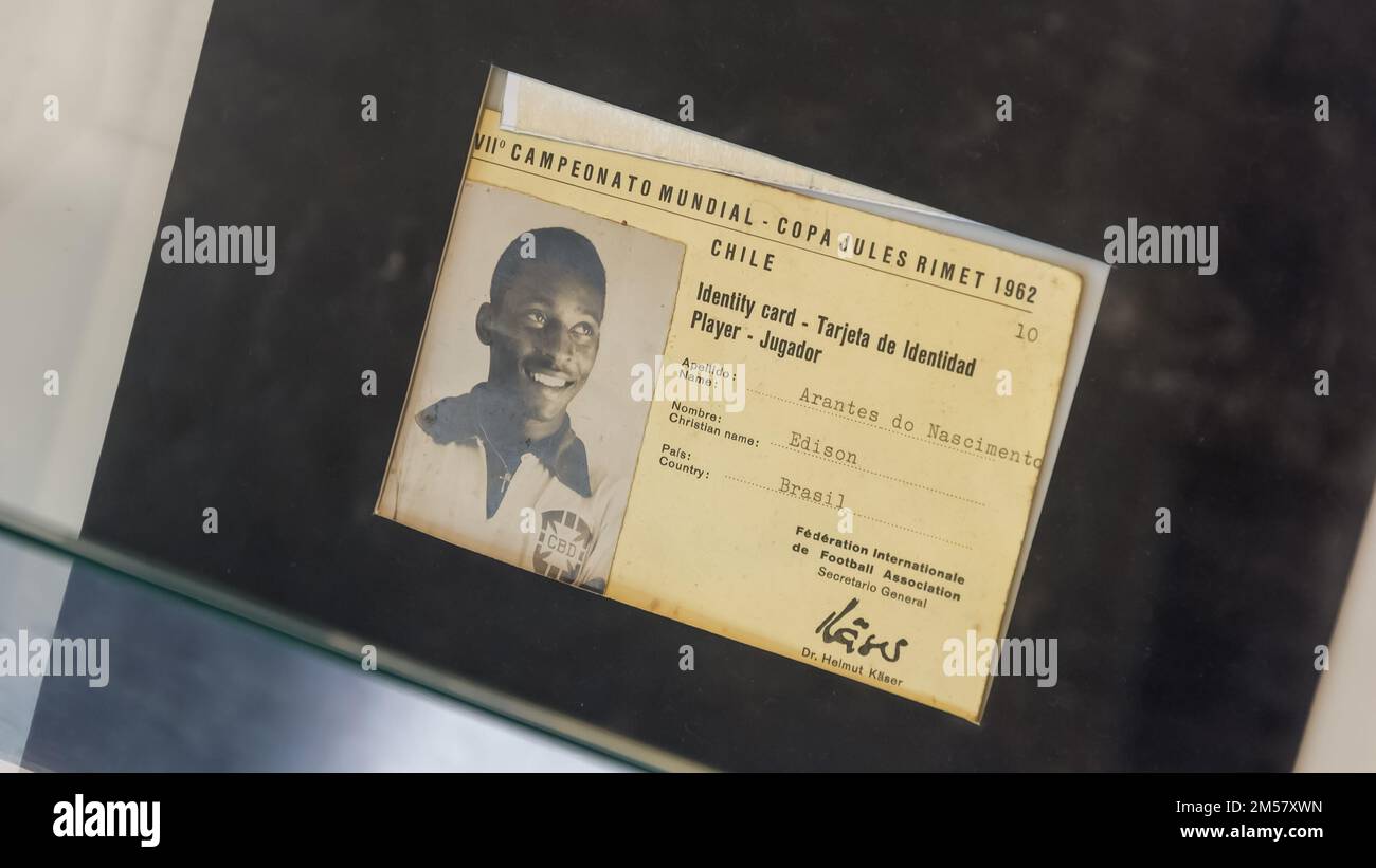 Souvenirs exposés au Museuu Pelé, un musée dédié à la carrière de l'ancien joueur Pelé, situé dans la ville de Santos, Brésil Banque D'Images