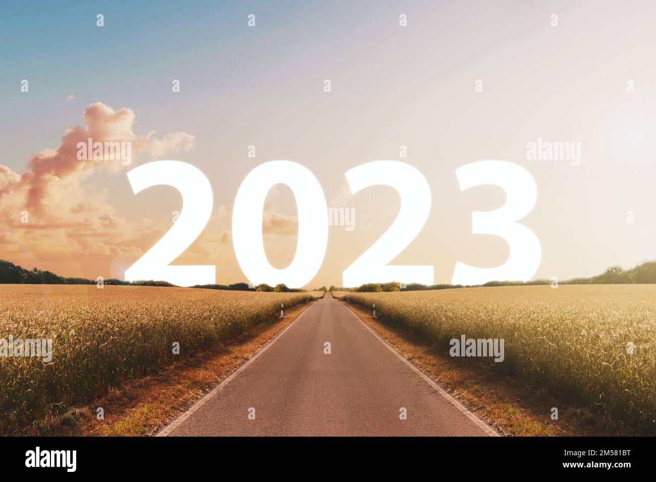 Bonne année 2023 concept - route ou autoroute avec texte Banque D'Images