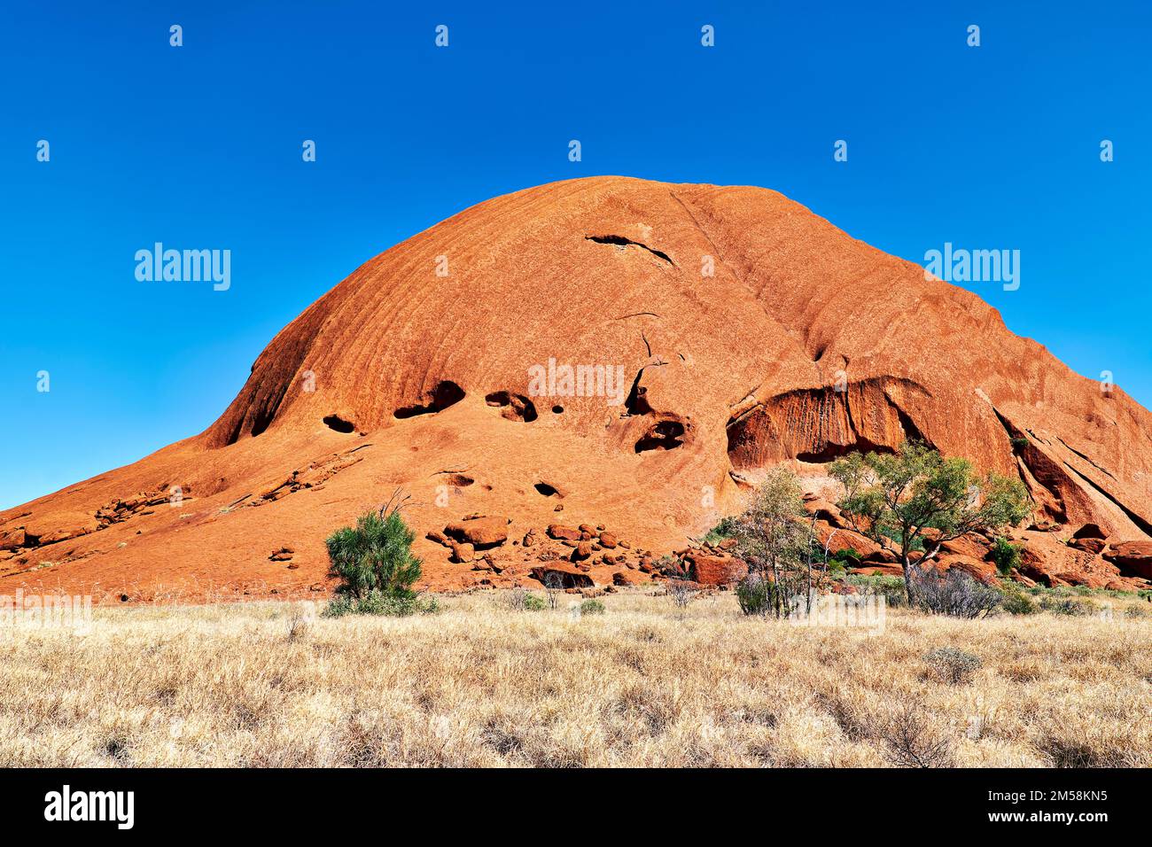 Randonnée dans Uluru Ayers Rock. Territoire du Nord. Australie Banque D'Images