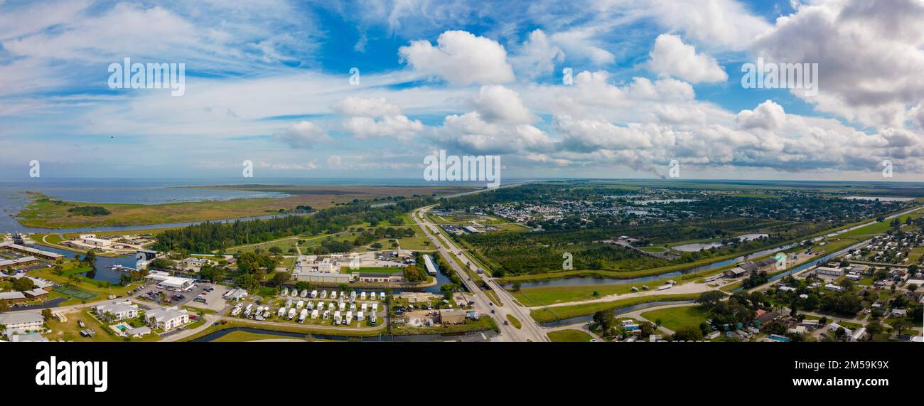 Photo aérienne des communautés côtières à Clewiston FL Banque D'Images