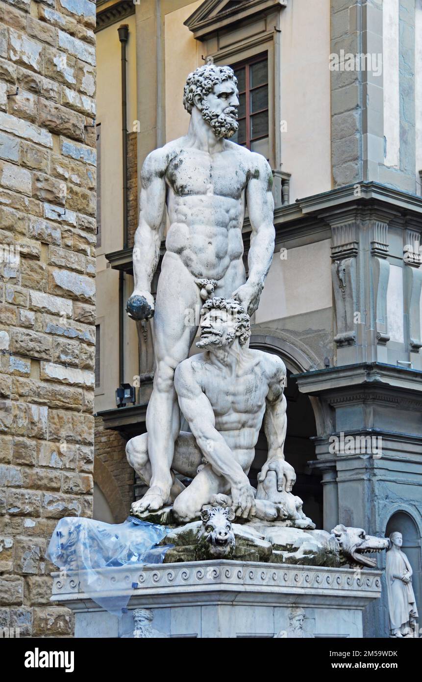 Sculpture en marbre d'Hercules et de Cacus sur la place Signoria à Florence, Italie, 1525-34. Auteur Baccio Bandinelli Banque D'Images