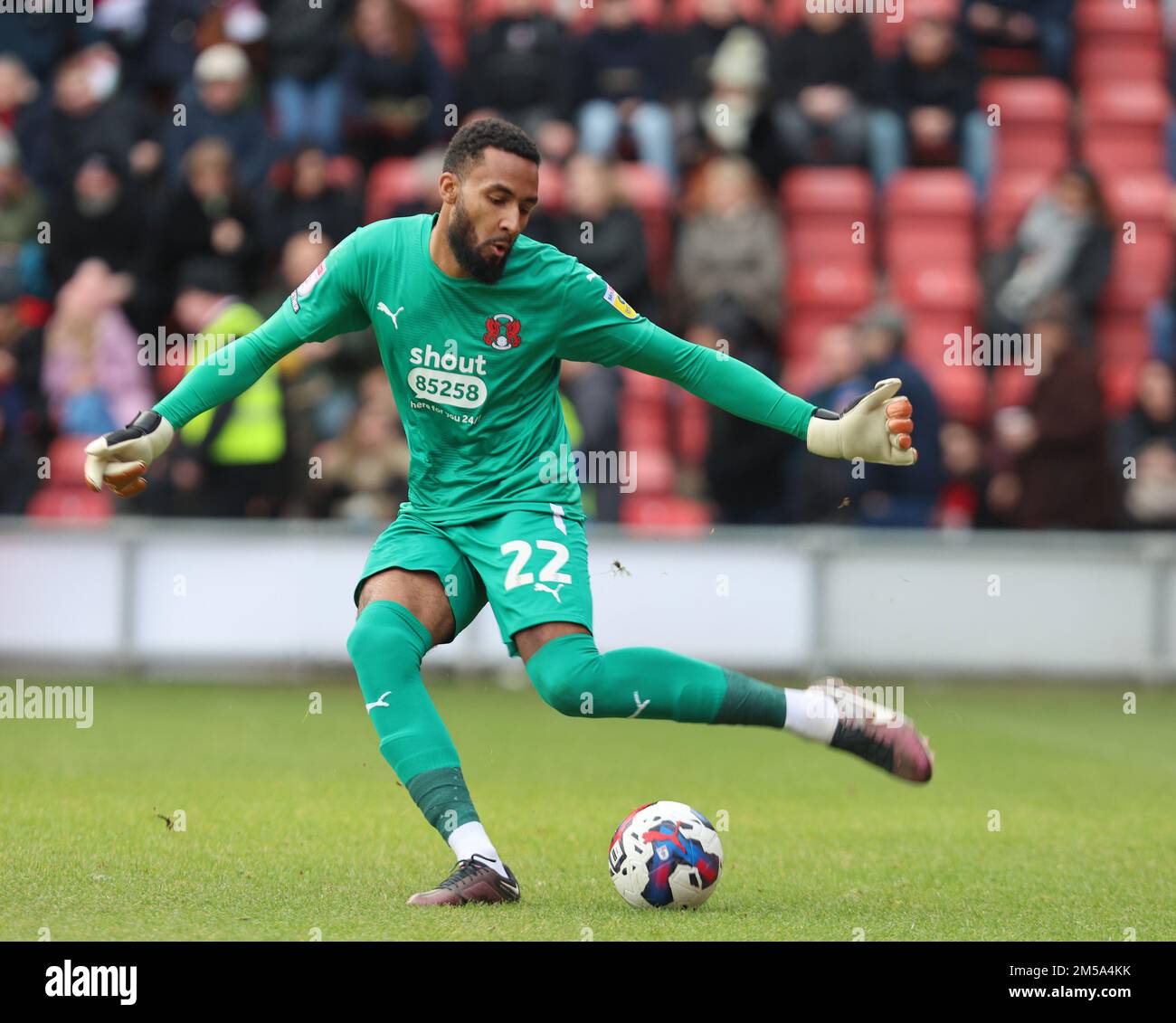Londres, Royaume-Uni. 27th décembre 2022. Lawrence Vigoroux de Leyton Orient pendant le match de football de la deuxième Ligue entre Leyton Orient contre Stevenage au stade de Brisbane Road, Londres, le 27th décembre 2022 crédit: Action Foto Sport/Alay Live News Banque D'Images
