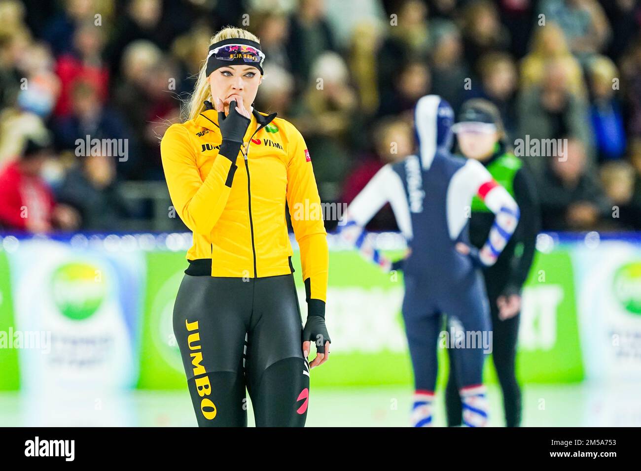 HEERENVEEN, PAYS-BAS - DÉCEMBRE 27: Jutta Leerdam de Team Jumbo Visma en compétition sur les femmes 500m pendant le KNSB Speed Skating NK Sprint sur 27 décembre 2022 à Heerenveen, pays-Bas (photo par Andre Weening/Orange Pictures) Banque D'Images