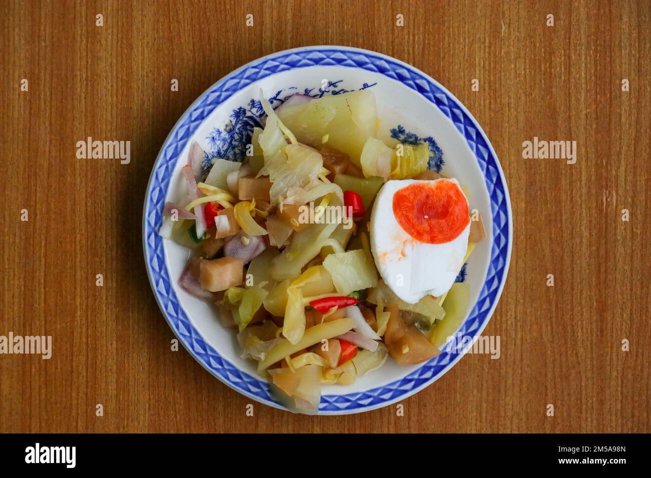 Légumes chinois marinés, le cours mangé avec du riz, menu populaire en Thaïlande Banque D'Images