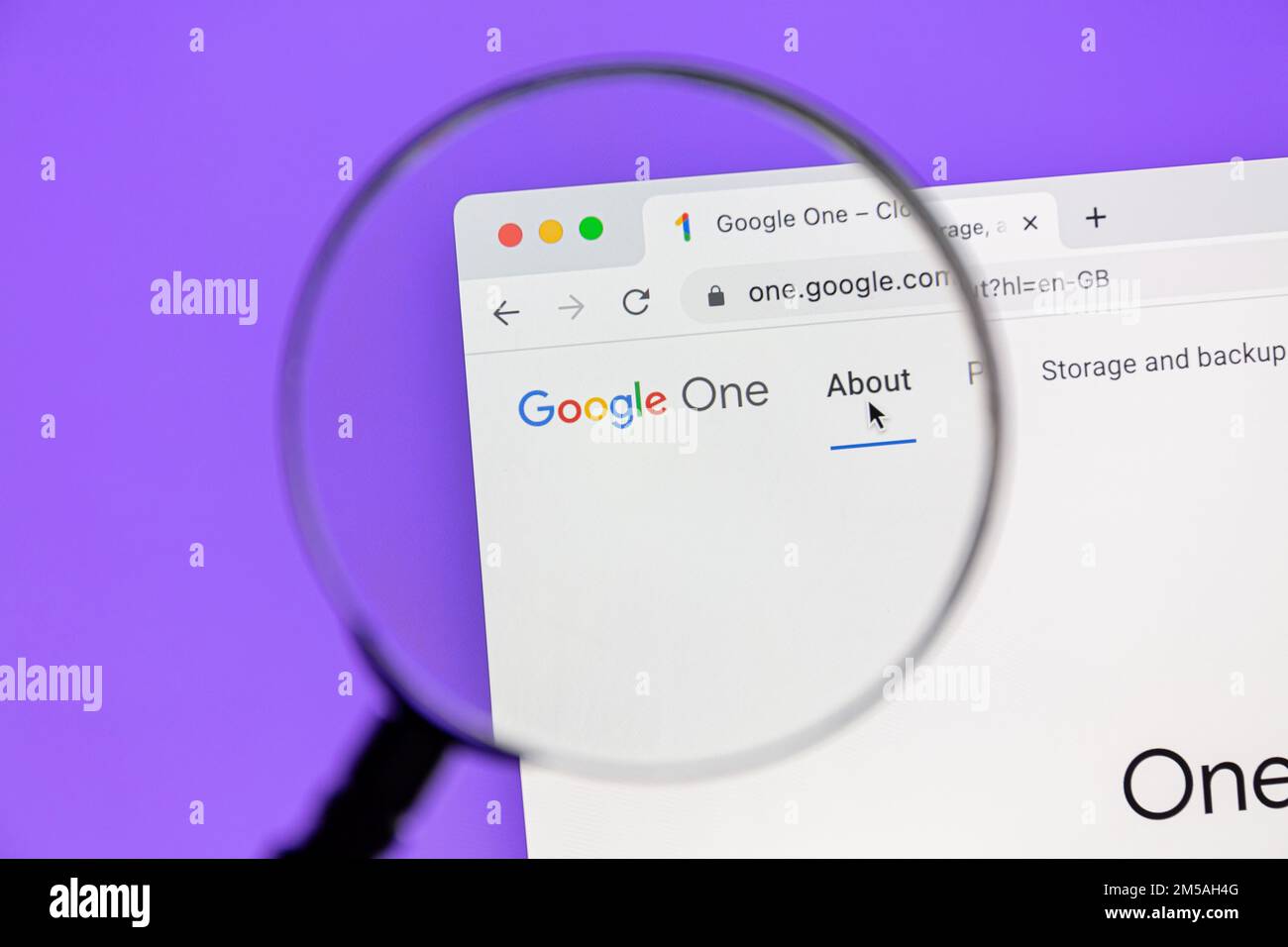 Ostersund, Suède - 6 novembre 2022 : site Web de Google One. Google One est un service d'abonnement développé par Google qui offre un stockage dans le cloud étendu. Banque D'Images