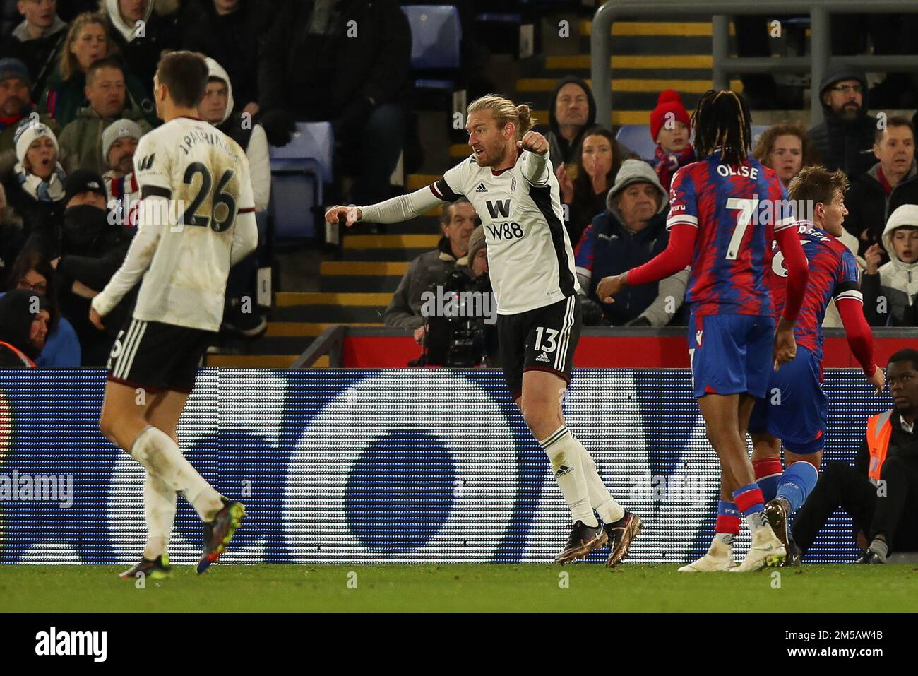 Londres, Royaume-Uni. 27th décembre 2022. Tim Ream de Fulham a obtenu 0-2 points et fête lors du match de la Premier League entre Crystal Palace et Fulham à Selhurst Park, Londres, Angleterre, le 26 décembre 2022. Photo de Ken Sparks. Utilisation éditoriale uniquement, licence requise pour une utilisation commerciale. Aucune utilisation dans les Paris, les jeux ou les publications d'un seul club/ligue/joueur. Crédit : UK Sports pics Ltd/Alay Live News Banque D'Images