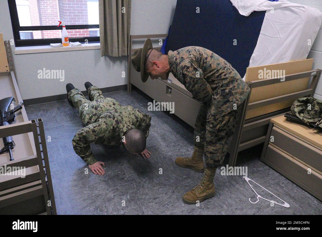 Military locker Banque de photographies et d'images à haute résolution -  Alamy