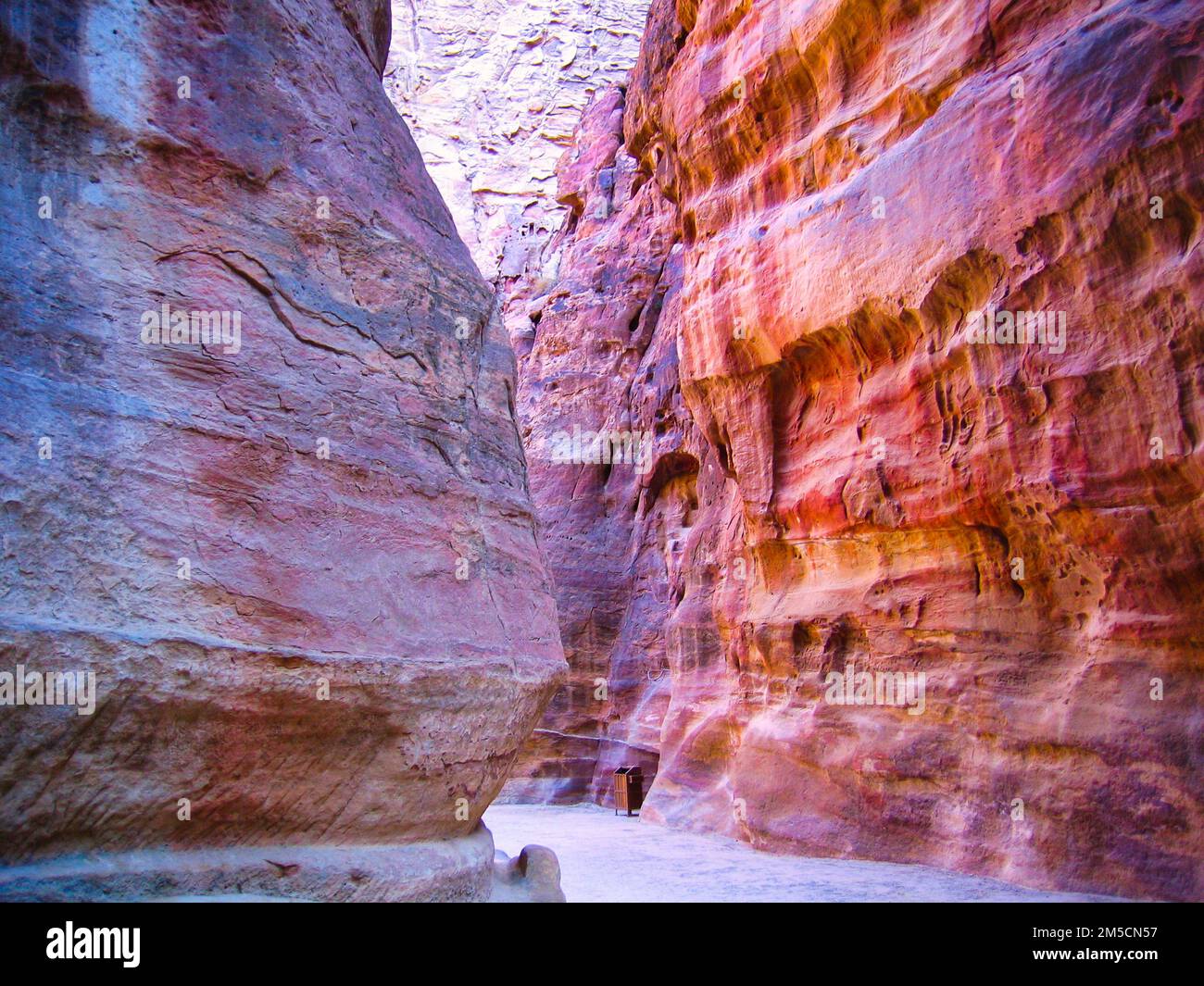 Fin de la Siq - Al Khazneh à Petra Banque D'Images