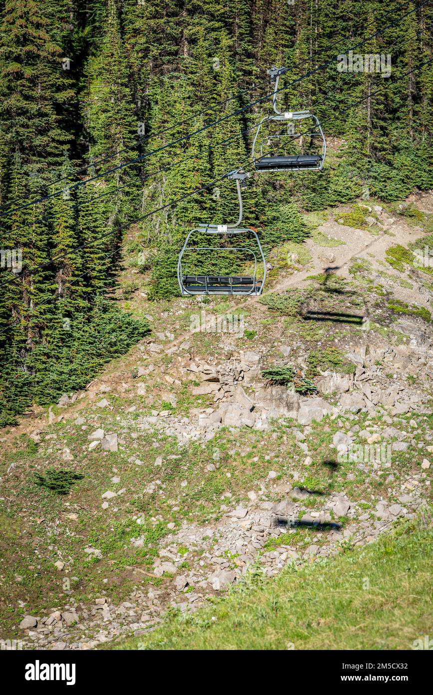 Télésiège Angel du Sunshine Village Resort en été Banque D'Images