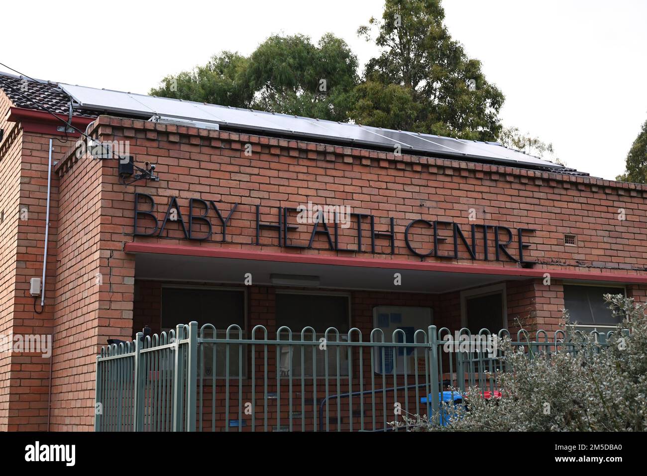 Extérieur du Centre de santé pour bébés, qui offre des services de santé maternelle, infantile et familiale, situé sur Palmer Ave Banque D'Images