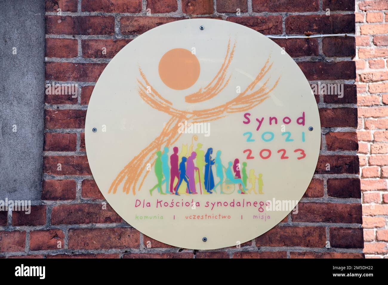 Synod 2021 2023 signe dans la Cocathédrale gothique Basilique de la très Sainte Trinité à Chelmza, Pologne © Wojciech Strozyk / Alamy stock photo Banque D'Images Synod 2021 2023 signe dans la Cocathédrale gothique Basilique de la très Sainte Trinité à Chelmza, Pologne © Wojciech Strozyk / Alamy stock photo Banque D'Images