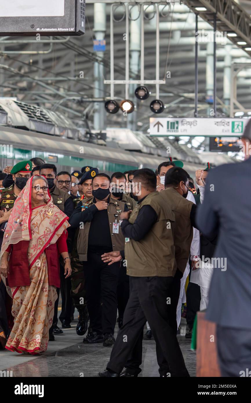 Dhaka, Bangladesh. 28th décembre 2022. Le Premier ministre Sheikh Hasina, à la fonction d'inauguration du métro de Dhaka. Le Premier ministre Sheikh Hasina a officiellement inauguré le premier métro du pays. Crédit : SOPA Images Limited/Alamy Live News Banque D'Images