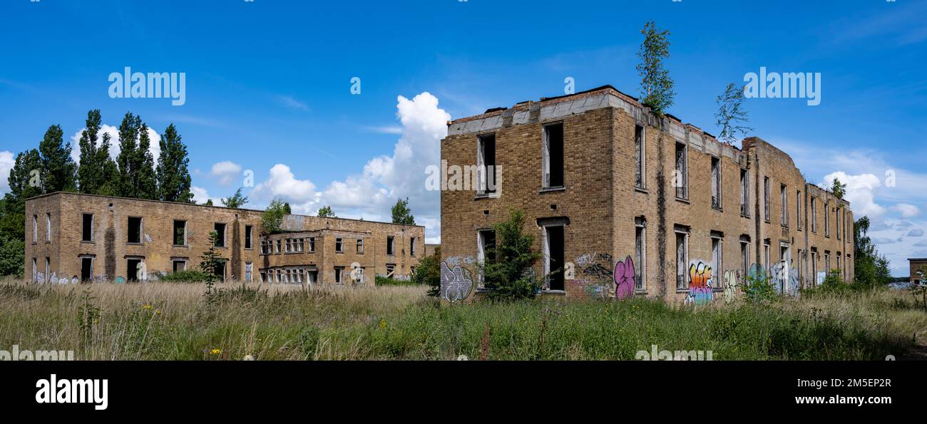 Abandon de bâtiments hospitaliers sur une ancienne base aérienne britannique Banque D'Images