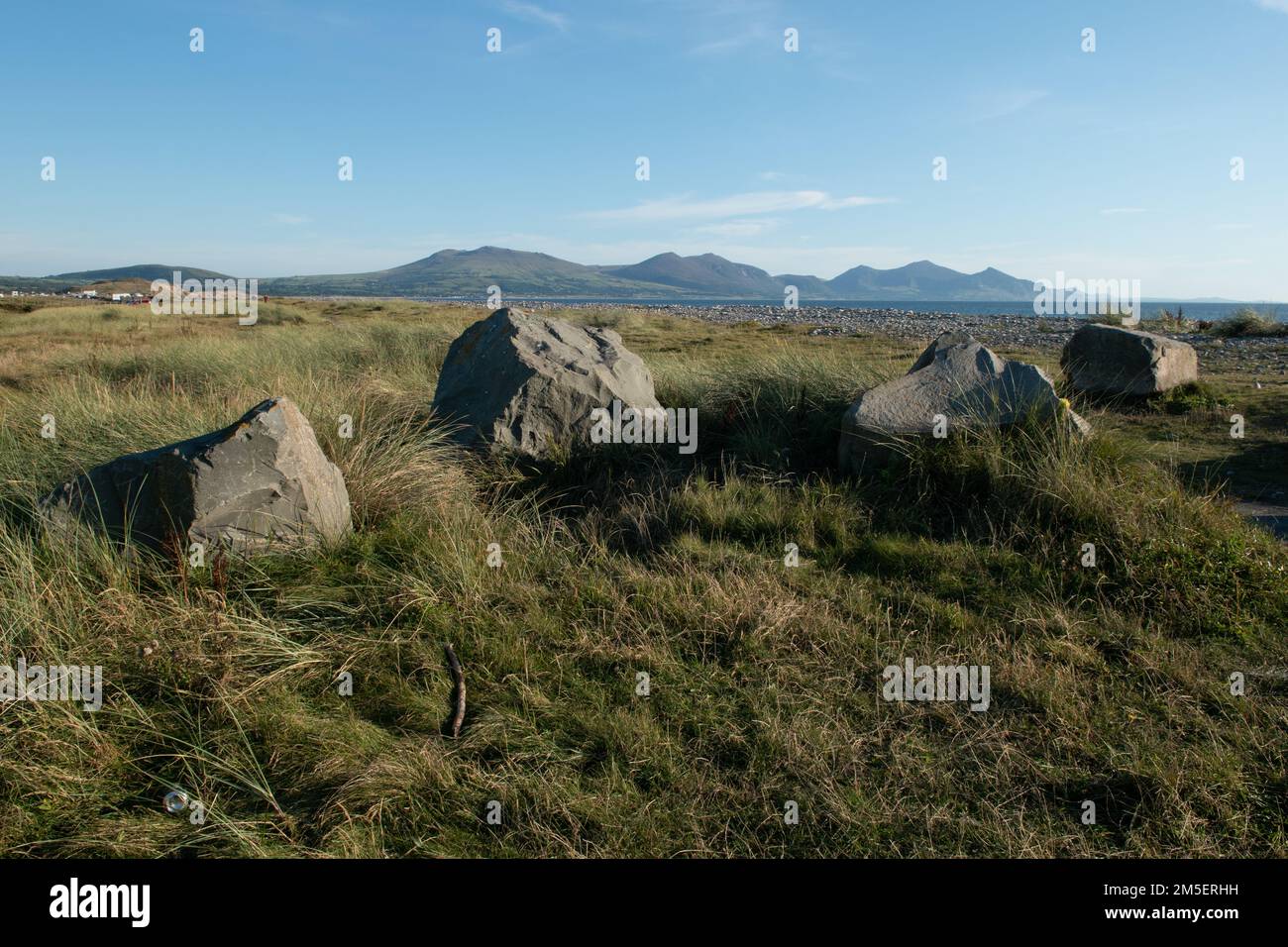 Vue sur la péninsule de Lleyn depuis Morfa Dinlle, Gwynedd, pays de Galles, Royaume-Uni Banque D'Images