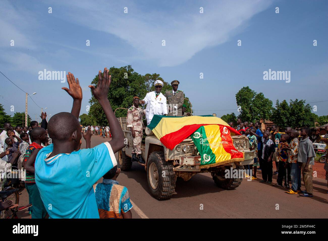 Les forces armées maliennes défilent dans la région de Sikasso, Mali, Afrique Banque D'Images