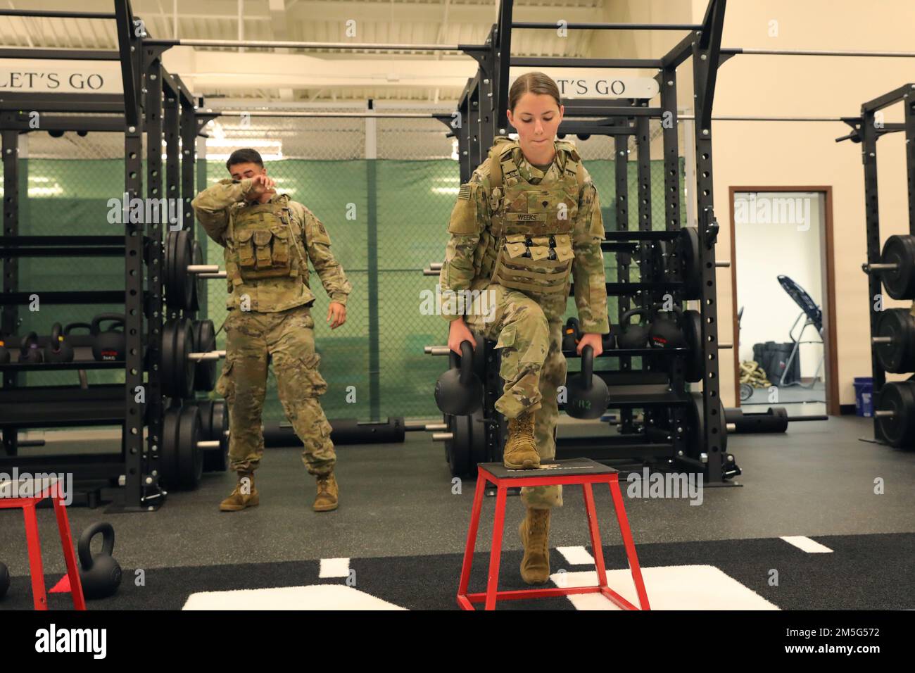 Les parachutistes affectés à l'équipe de combat de la 2nd Brigade, 82nd Airborne Division, se sont affrontés pour être le soldat du quart sur 16 mars 2022 à fort Bragg, NC. Les soldats ont été jugés sur leur forme physique, l'exactitude de l'art du marksmanship dans un tir de stress, et un conseil traditionnel. Banque D'Images
