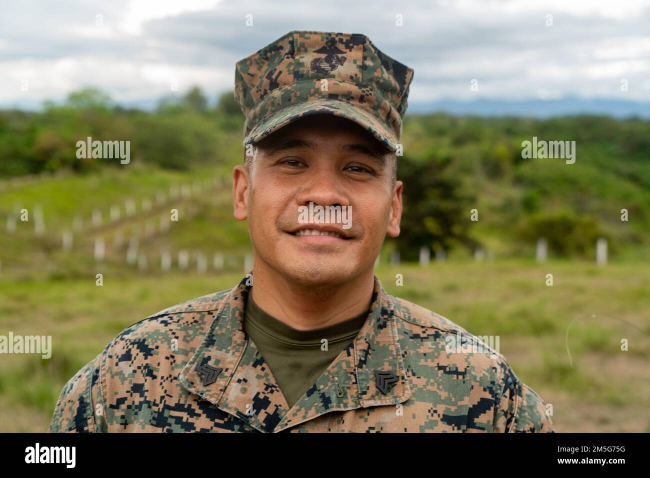 ÉTATS-UNIS Le Sgt Glen Bugarin, un chef des opérations de transport automobile actuellement affecté au 3D Groupe des affaires civiles, voyage dans les Philippines avant Balikatan 22 à Gamu, Isabela, Vallée de Cagayan, Philippines, 16 mars, 2022. Le Sgt Bugarin a grandi à Angeles City, Pampanga, Philippines, avant de s'installer aux États-Unis en 2005. « Le corps m'a donné la chance de faire une différence pour mon pays d'origine. Il a été incroyable d'observer les progrès réalisés depuis mon séjour ici. J'ai également pu rendre visite à ma famille qui est toujours aux Philippines, et partager avec eux Banque D'Images