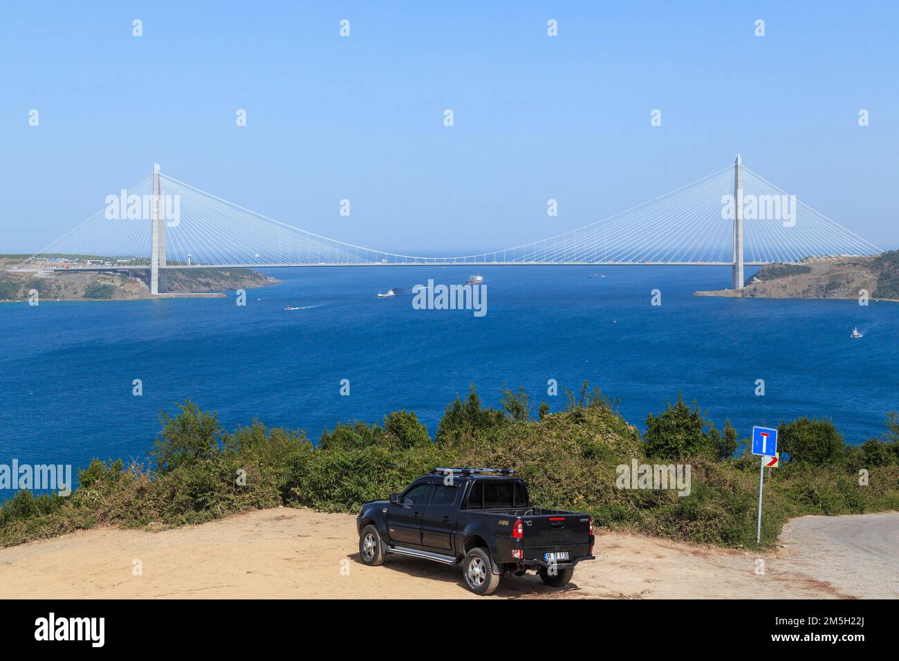 ANADOLU KAVAGI, TURQUIE - 12 SEPTEMBRE 2017 : le pont Yavuz Sultan Selim est un pont moderne traversant le Bosporus, situé près de la mer Noire Banque D'Images