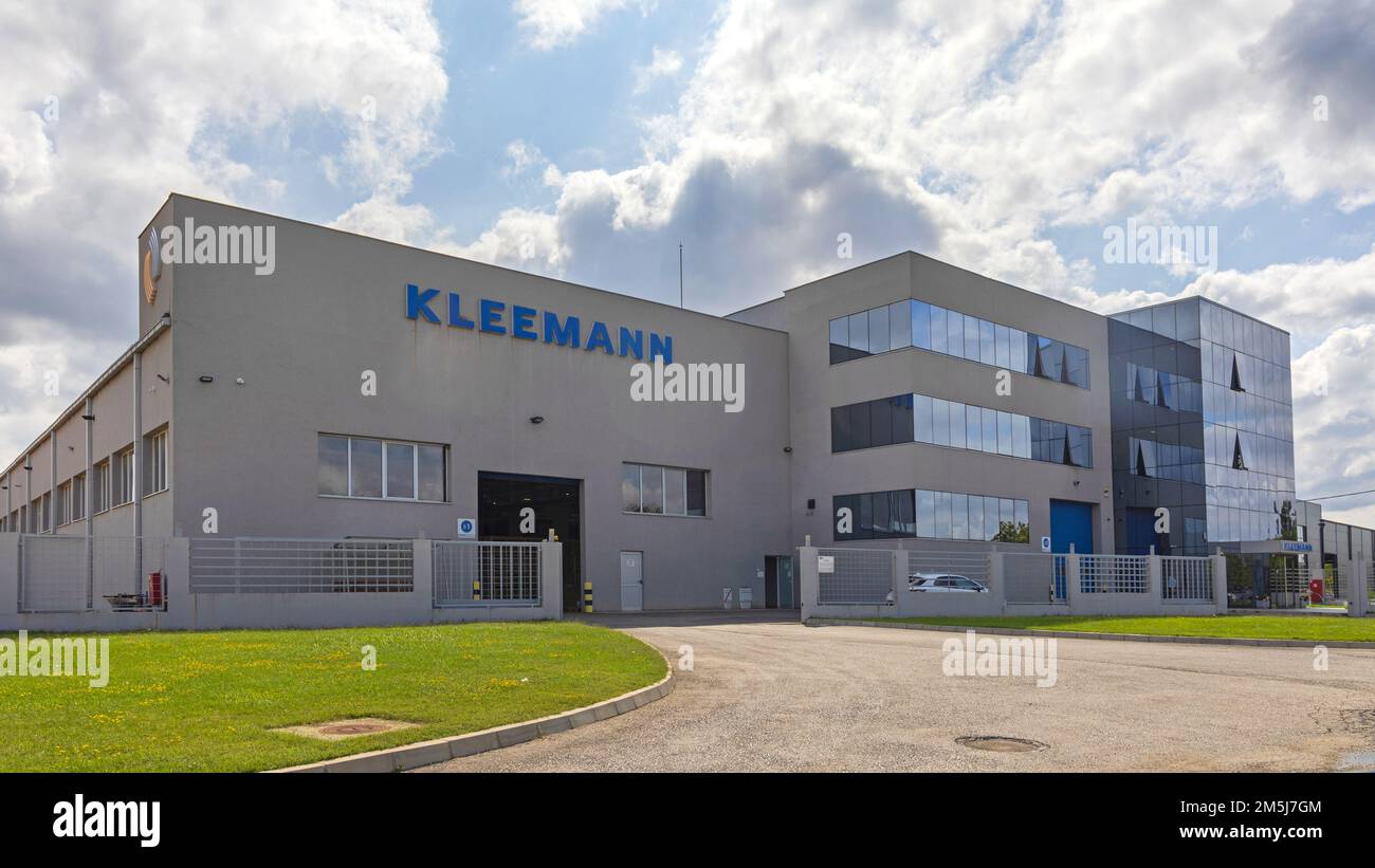 Simanovci, Serbie - 22 août 2022: Kleemann Elevator Company Construction d'installations de fabrication. Banque D'Images