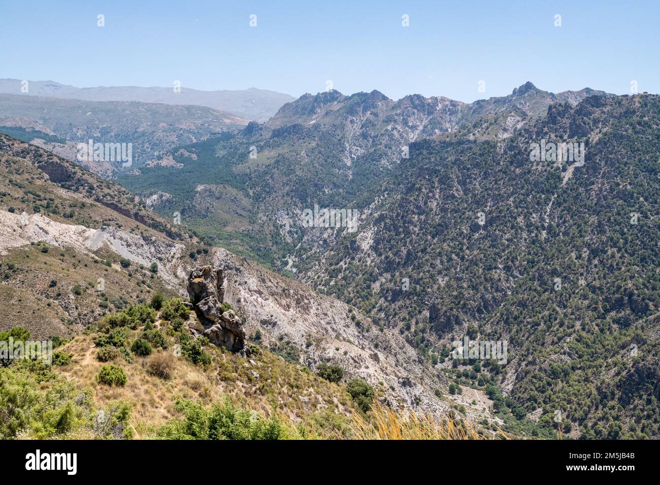 La région de randonnée de Collado Sevilla dans la chaîne de montagnes de la Sierra Nevada en Andalousie, Espagne Banque D'Images
