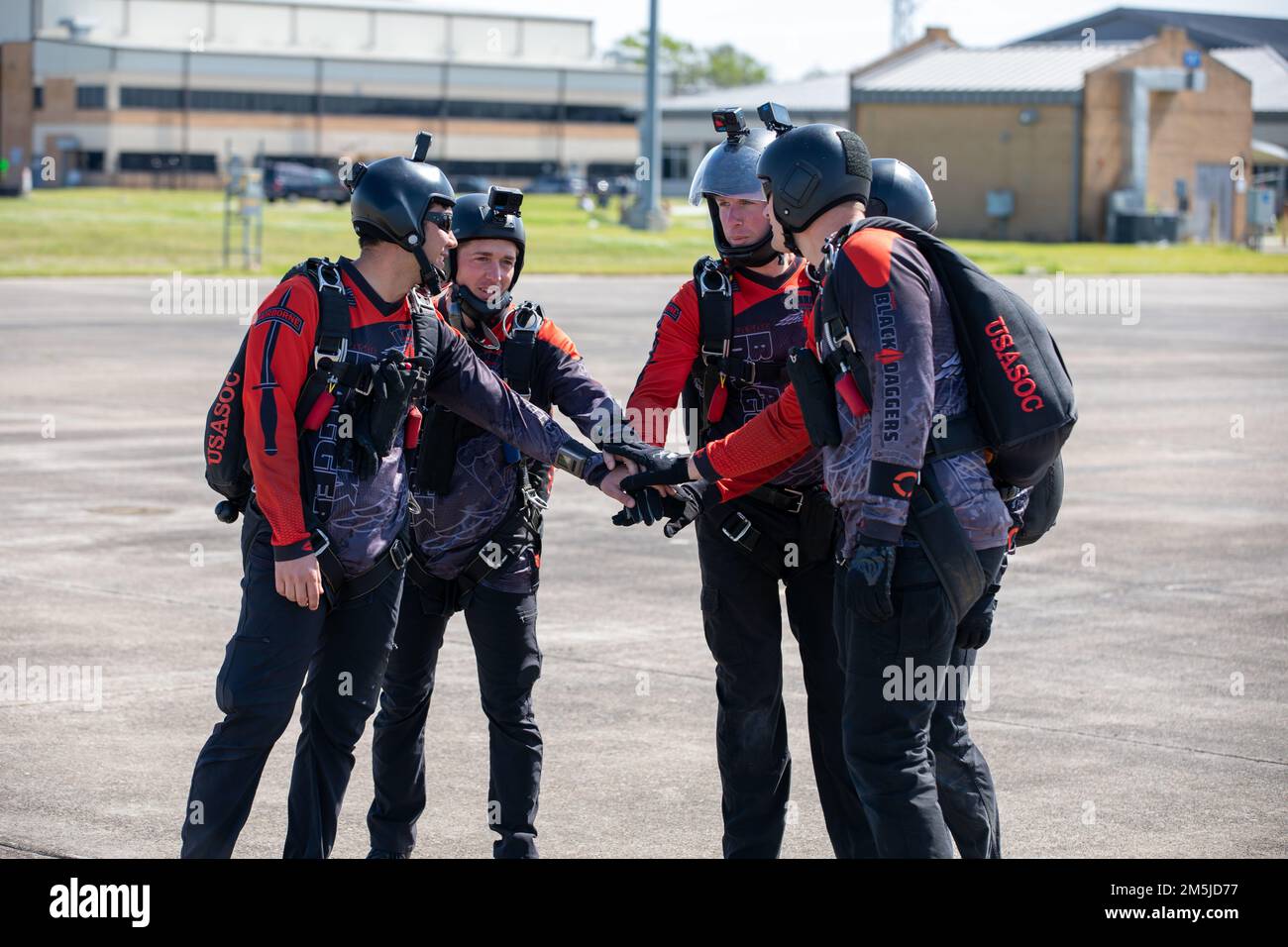 Combinaison De Parachutiste Golden Knights - Taille M, Noire, Avec Patchs Rares