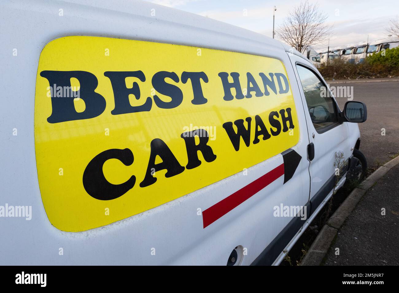 Panneau « Best Hand car Wash » sur le côté de la fourgonnette, Balby, Doncaster South Yorkshire, Angleterre, Royaume-Uni Banque D'Images