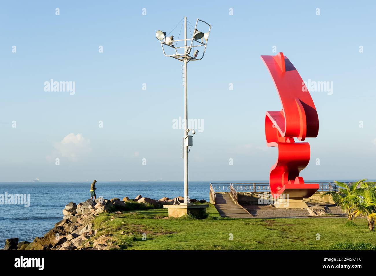 Détail architectural du Monument des 100 ans de l'immigration japonaise situé dans le parc Roberto Mário Santini de la ville de Santos, Brésil Banque D'Images