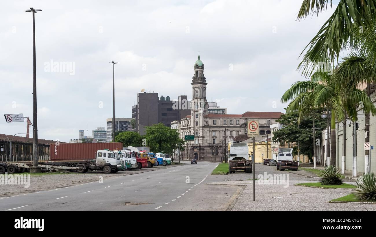 Détail architectural du centre historique de Santos, à Sao Paulo, dans le quartier portuaire de la ville Banque D'Images