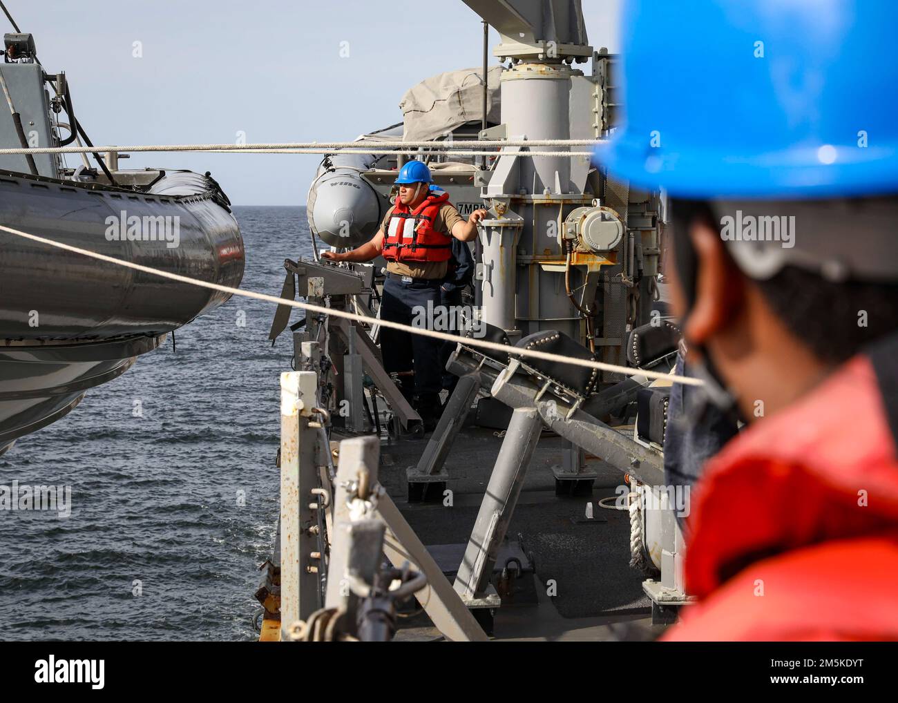 Marin Rhib OCÉAN ATLANTIQUE (22 mars 2022) – le marin Misitamati Peau exploite une ...
