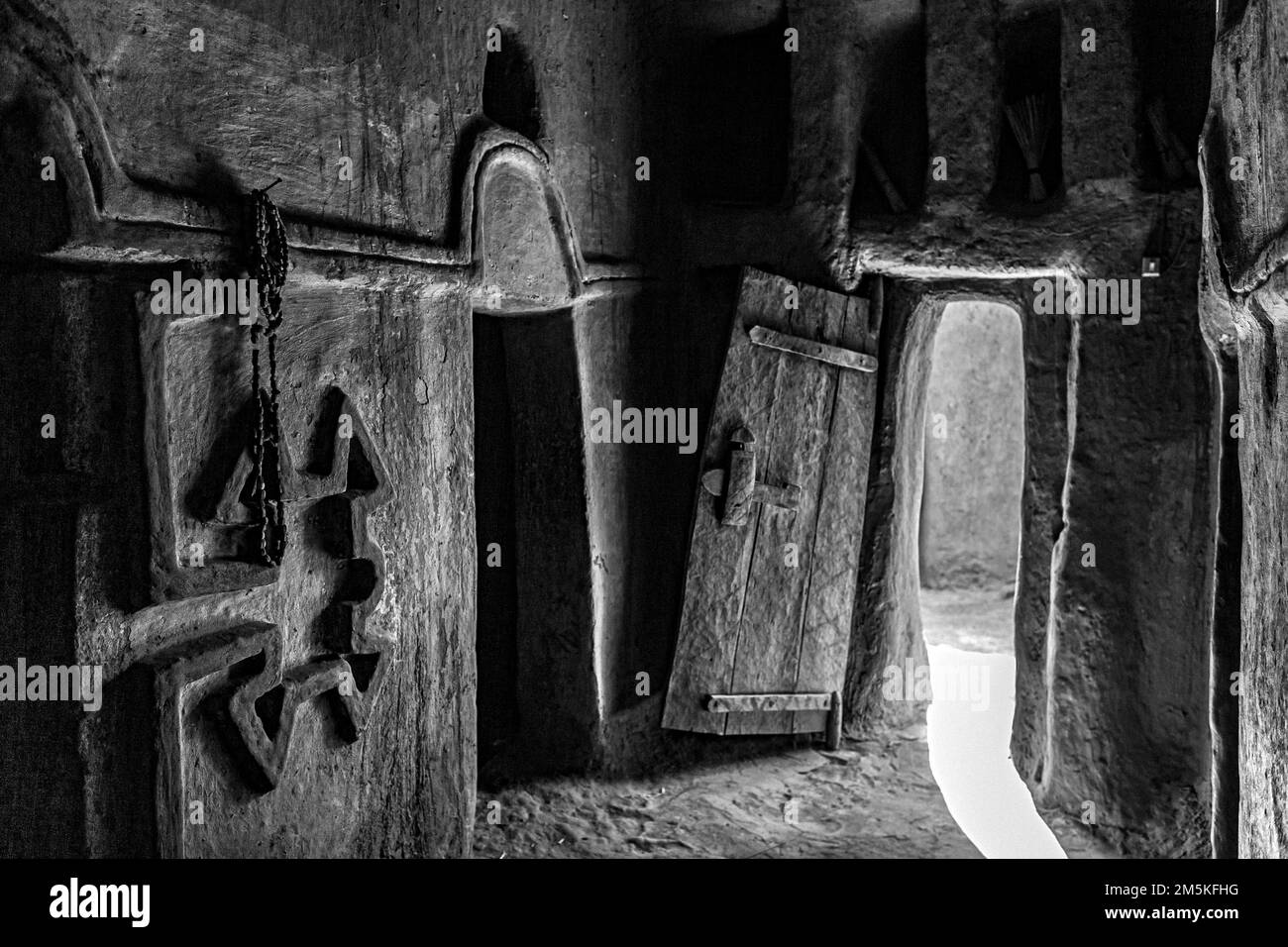 Intérieur d'une mosquée de boue dans un village Dogon au Mali Banque D'Images