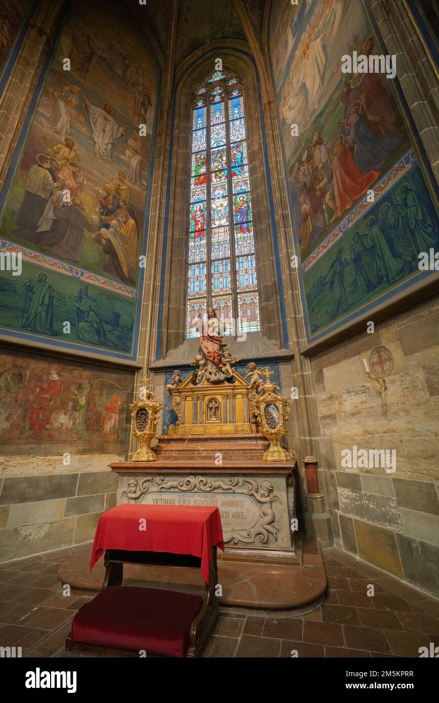 Chapelle Wallenstein à St. Intérieur de la cathédrale de Vitus au château de Prague - Prague, République tchèque Banque D'Images