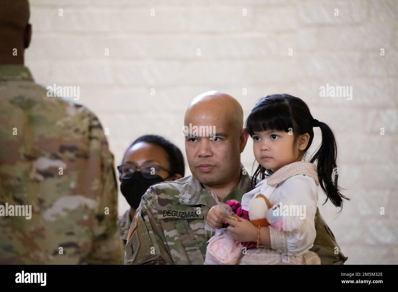 Félicitations au sergent d'état-major Deguzman et à sa #famille à l'occasion de sa promotion au sergent d'état-major, au 311th Expeditionary du Commandement du maintien de la Force. #vale Banque D'Images