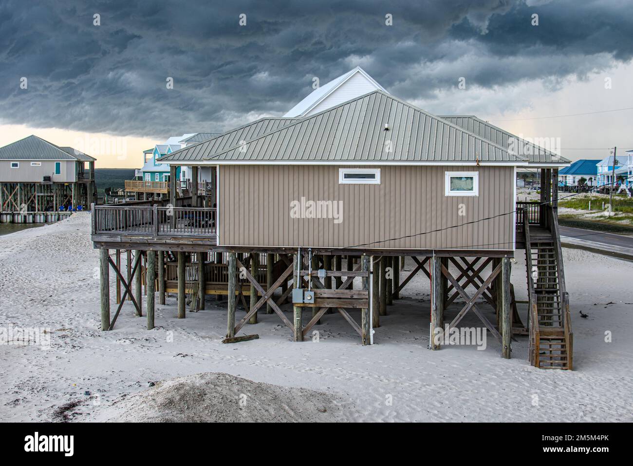 Maison de vacances à la plage sur une dunes de sable à Dauphin Island, Alabama, États-Unis Banque D'Images