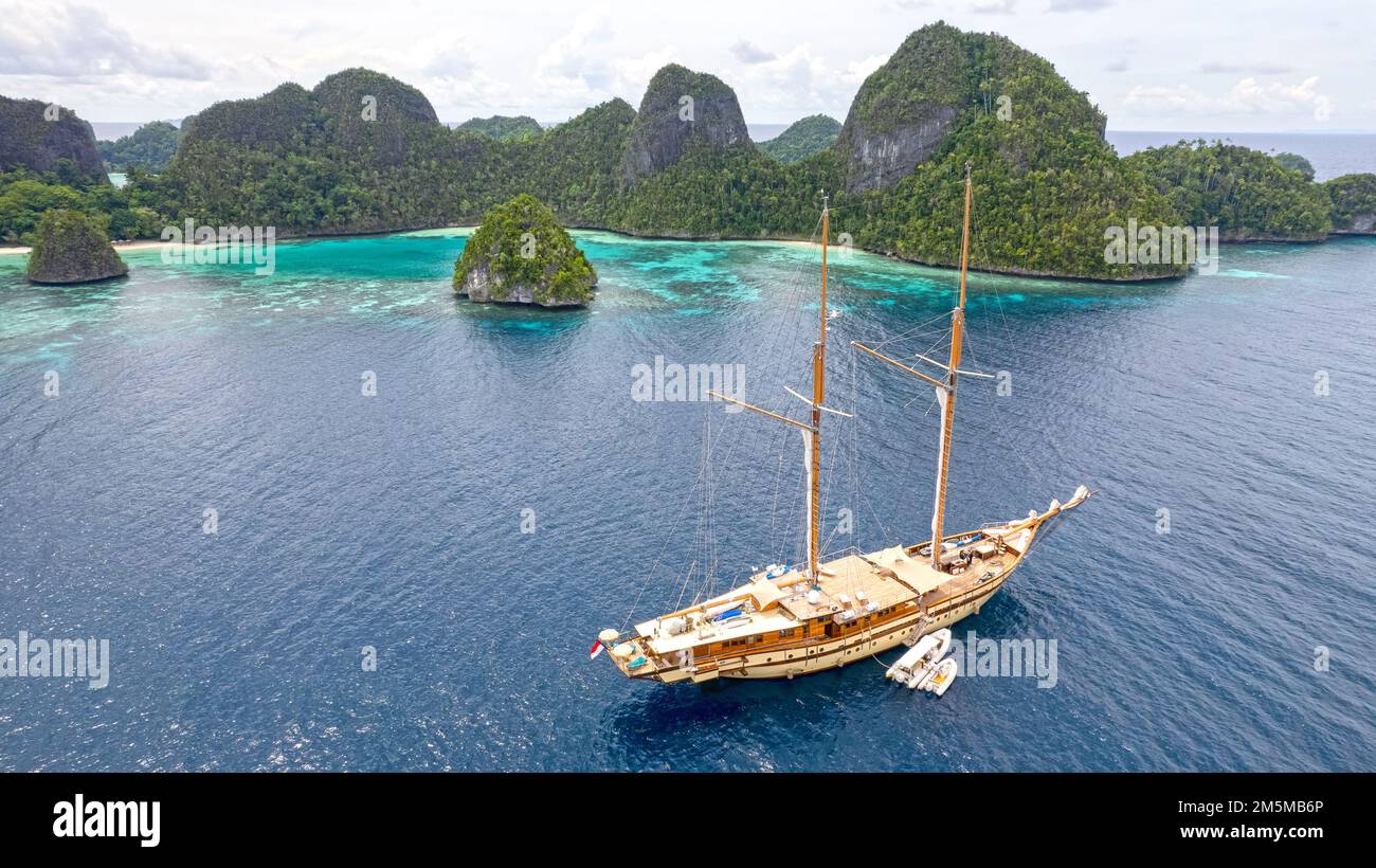 Vue aérienne des îles Wayag, Raja Ampat Indonésie. Banque D'Images