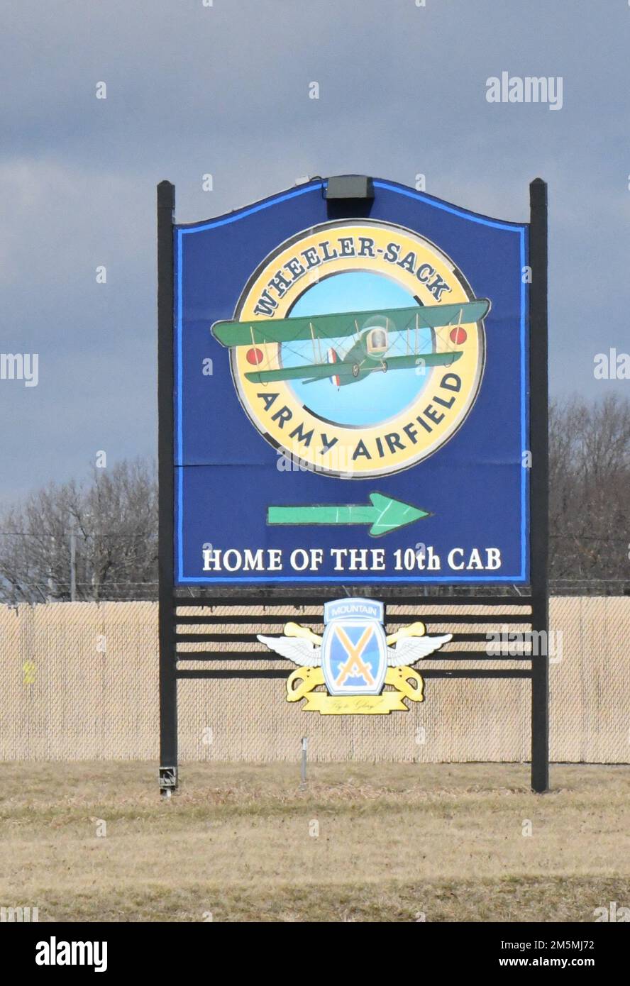 L’aérodrome de l’Armée de terre Wheeler-Sack de fort Drum a été nommé en l’honneur de deux aviateurs de l’Armée de terre qui sont morts lors d’un exercice d’entraînement au camp Pine en 1927. (Photo de Mike Strasser, Affaires publiques de la garnison de fort Drum) Banque D'Images