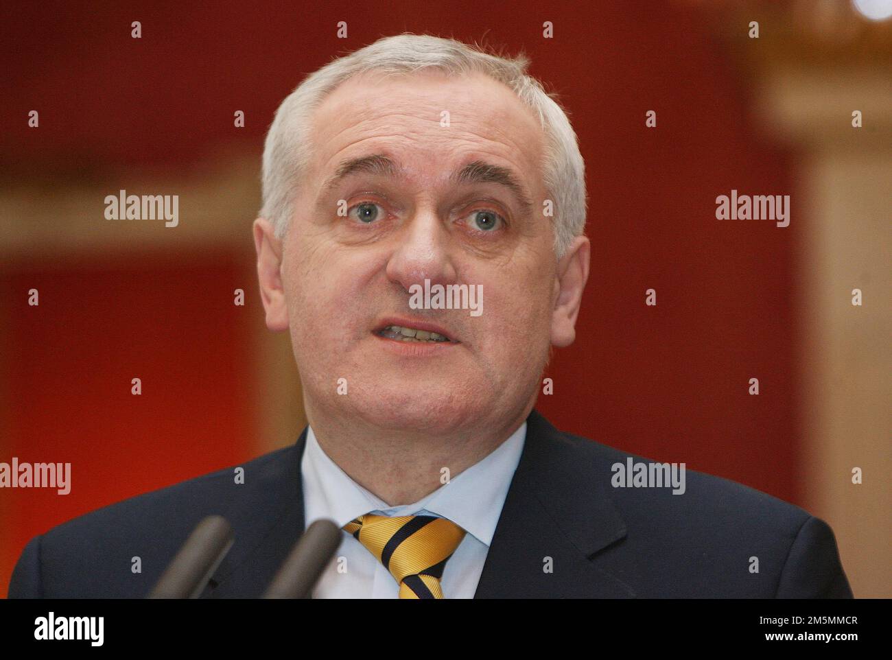 Photo du dossier datée du 11/4/2008 de Bertie Ahern. Blair a averti Bertie Ahern en juillet 1997 que les pourparlers de paix pourraient « perdre toute crédibilité » s'ils n'avançaient pas, ont révélé des fichiers d'archives. Une réunion entre les deux dirigeants et les hauts fonctionnaires irlandais et britanniques montre certaines des difficultés auxquelles les deux gouvernements ont été confrontés lorsqu'ils ont tenté de mettre fin au processus des pourparlers de paix. Date de publication : vendredi 30 décembre 2022. Banque D'Images