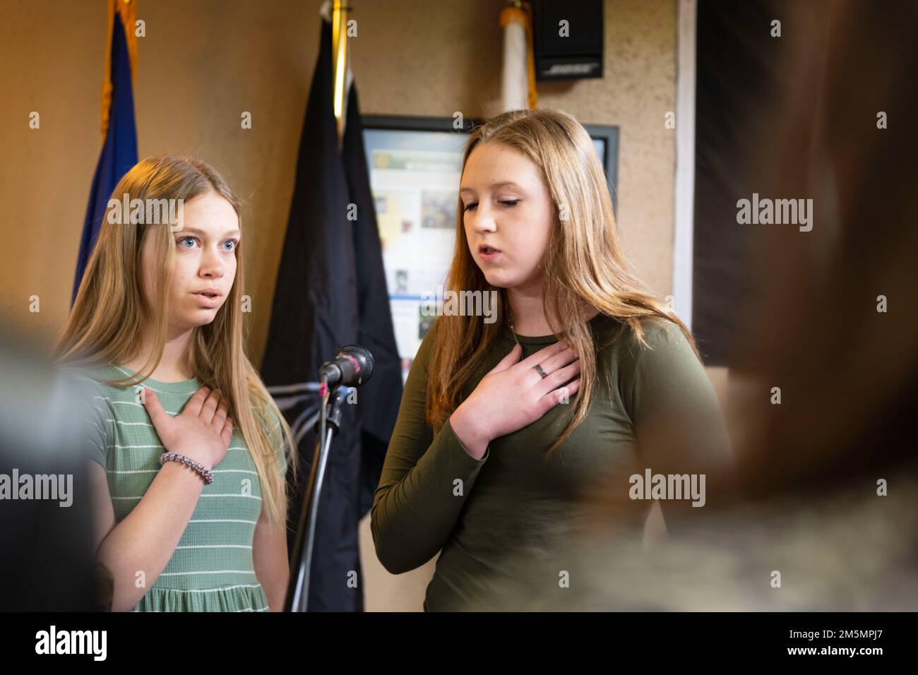 Le gouverneur Mark Gordon, le général de division Greg porter, l'adjudant général du Wyoming, le directeur exécutif de la Commission des anciens combattants Tim Sheppard, et le président de la Commission des anciens combattants Jake Jacobs assistent à la « Journée nationale d'accueil des anciens combattants du Wyoming » annuelle à l'American Lion Post 28 à Green River, WyO., 26 mars 2022. Banque D'Images Le gouverneur Mark Gordon, le général de division Greg porter, l'adjudant général du Wyoming, le directeur exécutif de la Commission des anciens combattants Tim Sheppard, et le président de la Commission des anciens combattants Jake Jacobs assistent à la « Journée nationale d'accueil des anciens combattants du Wyoming » annuelle à l'American Lion Post 28 à Green River, WyO., 26 mars 2022. Banque D'Images