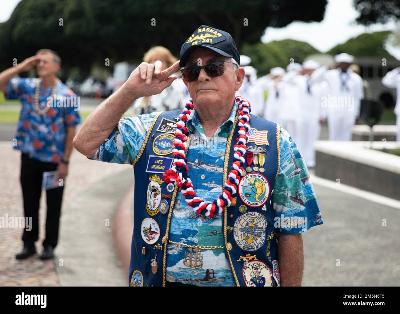 HONOLULU (29 mars 2022) Un ancien combattant salue la cérémonie de la Journée des anciens combattants de la guerre du Vietnam au cimetière national du Pacifique. Des membres du service, des anciens combattants, des invités distingués et des spectateurs se sont réunis pour honorer plus de trois millions d'hommes et de femmes qui ont servi et sacrifié pendant la guerre du Vietnam. Banque D'Images HONOLULU (29 mars 2022) Un ancien combattant salue la cérémonie de la Journée des anciens combattants de la guerre du Vietnam au cimetière national du Pacifique. Des membres du service, des anciens combattants, des invités distingués et des spectateurs se sont réunis pour honorer plus de trois millions d'hommes et de femmes qui ont servi et sacrifié pendant la guerre du Vietnam. Banque D'Images