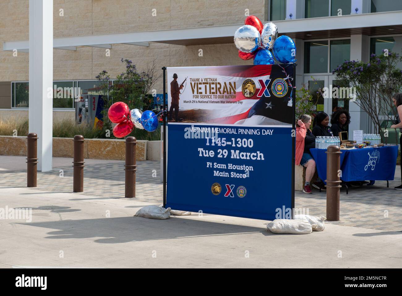 Cérémonie de commémoration des anciens combattants de la guerre du Vietnam, 29 mars 2022, base conjointe San Antonio-fort Sam Houston, Texas. (ÉTATS-UNIS Photo de la Force aérienne par Thomas Coney). Banque D'Images Cérémonie de commémoration des anciens combattants de la guerre du Vietnam, 29 mars 2022, base conjointe San Antonio-fort Sam Houston, Texas. (ÉTATS-UNIS Photo de la Force aérienne par Thomas Coney). Banque D'Images