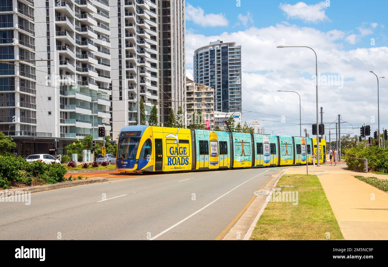 GOLD COAST, QUEENSLAND, AUSTRALIE DÉCEMBRE 21st 2022, G:Link Gold Coast Light Rail. Tramway sur la route de Broadbeach sur une route 20km. Banque D'Images