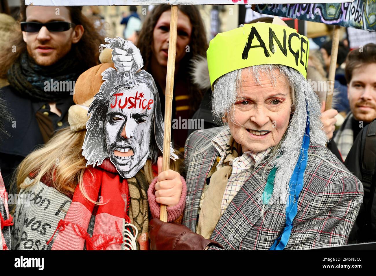 Vivienne Westwood la Reine de la mode britannique est décédée à l'âge de 81 ans. IMAGE DE FICHIER. Vivenne Westwood. Ne pas extrader Julian Assange proteste, Whitehall, Londres. ROYAUME-UNI Banque D'Images