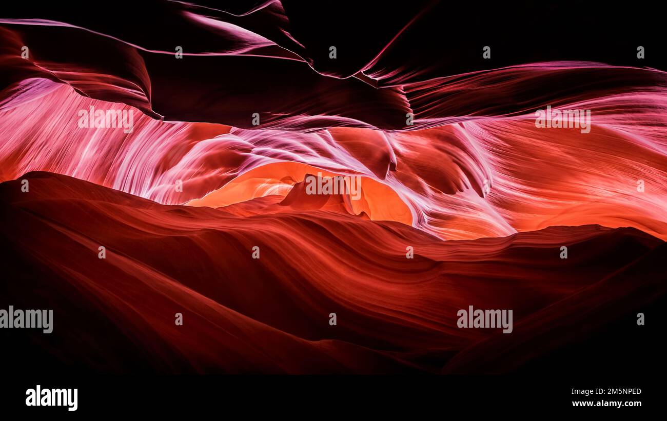 Antilope Canyon Arizona photographie montrant la formation de sable appelée monument vallée. Murs en grès rouge et lumière du soleil. Banque D'Images