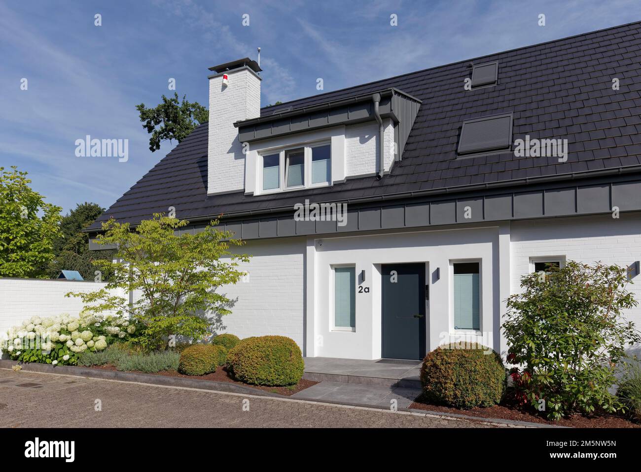 Maison unifamiliale rénovée, villa, Düsseldorf, Rhénanie-du-Nord-Westphalie, Allemagne Banque D'Images