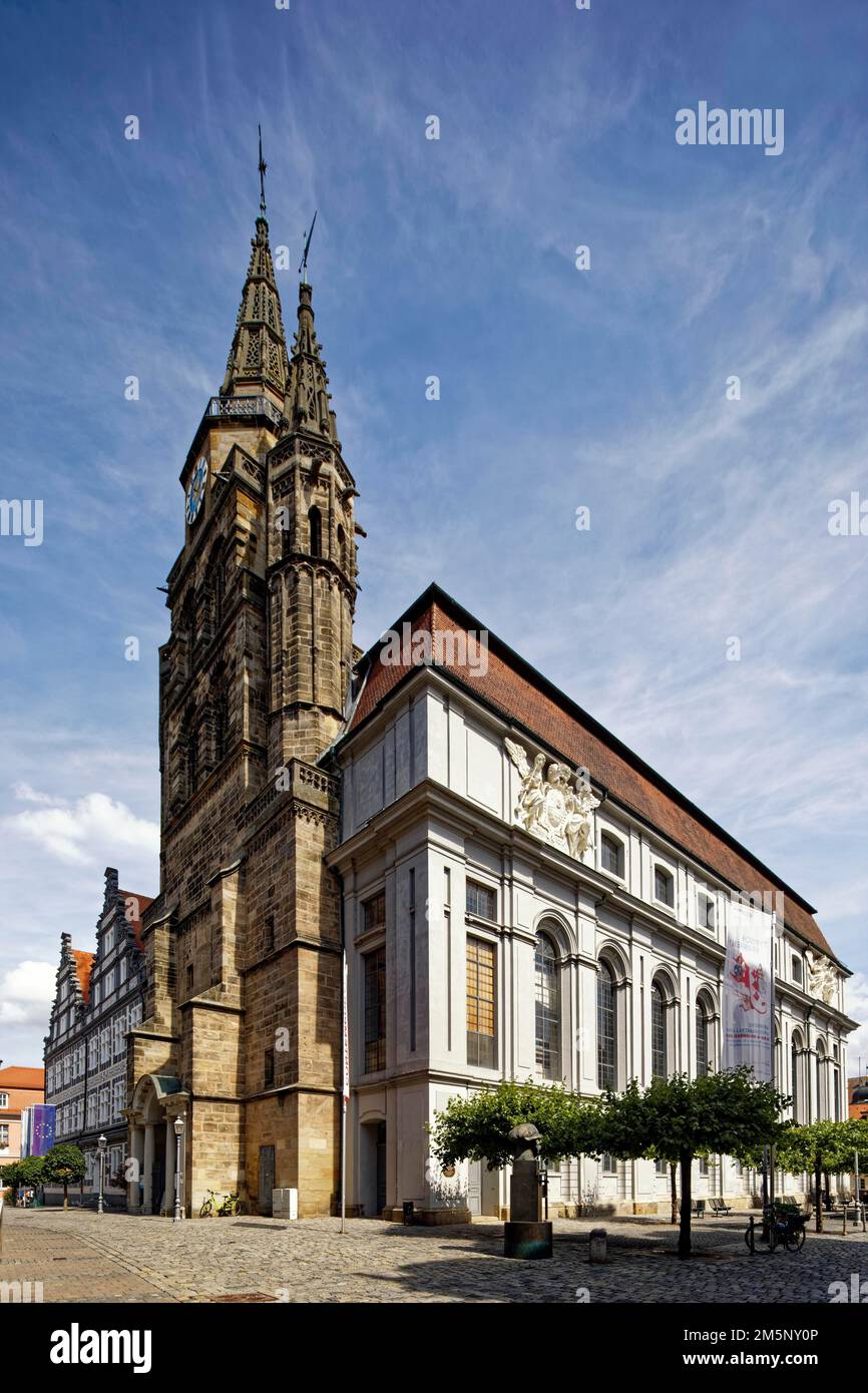 Montgelasplatz, Collégiale, Église évangélique luthérienne de Saint-Laurent Gumbertus, monument historique et le plus ancien monument architectural d'Ansbach, au milieu Banque D'Images