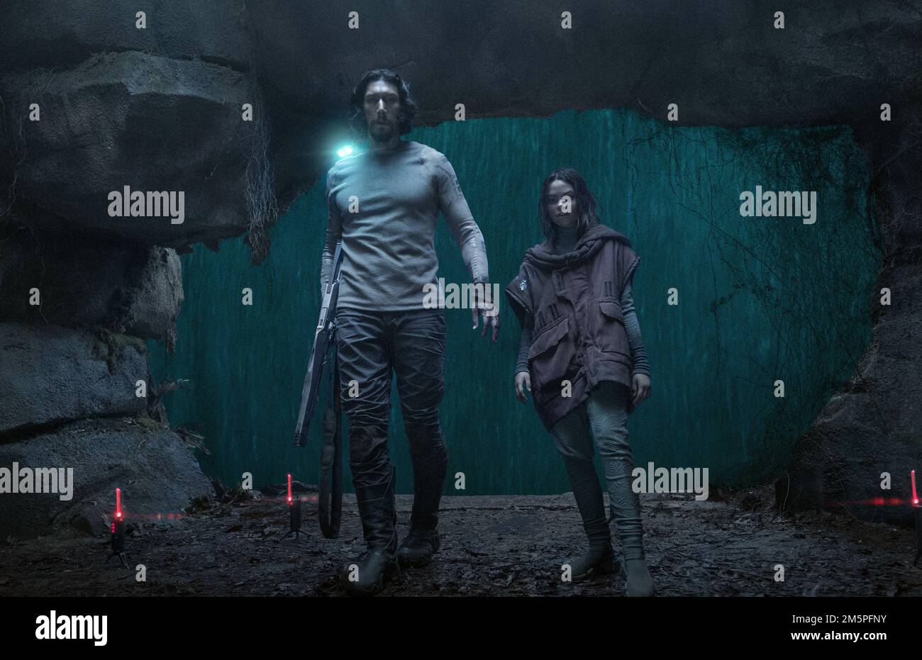 65 Adam Driver et Ariana Greenblatt Banque D'Images