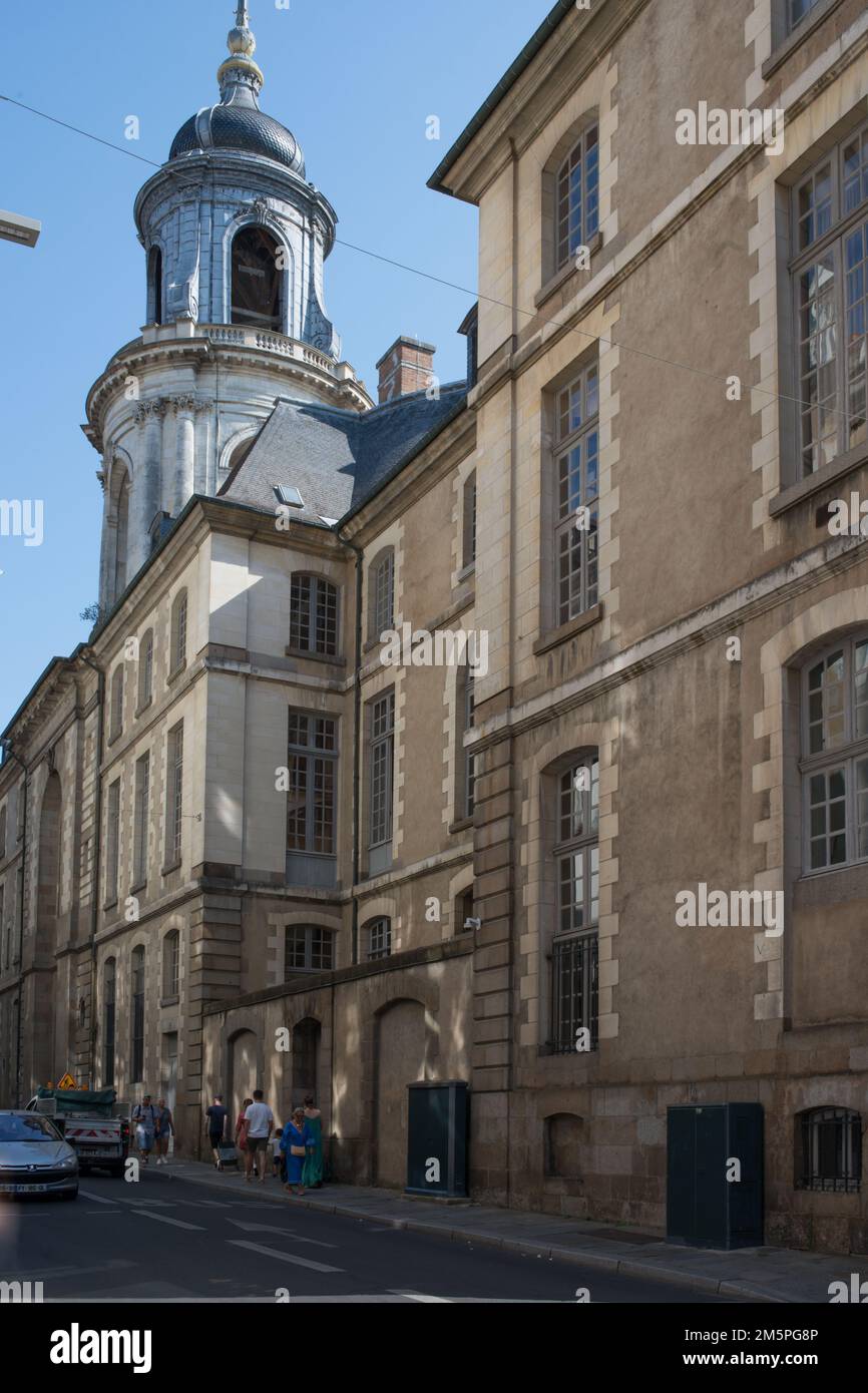 L'architecture de style ancien des bâtiments de la ville de Rennes, en ...