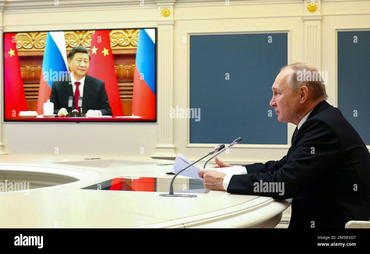 Le président russe Vladimir Poutine a rencontré le président de la République populaire de Chine Xi Jinping, par vidéoconférence. Photo: Bureau présidentiel russe Banque D'Images
