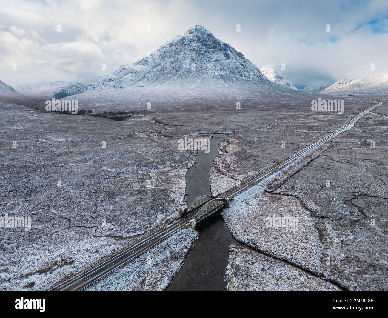 Buachaille Etive Mor Mountain à Glen COE dans la neige d'hiver, Scottish Highlands, Écosse, Royaume-Uni Banque D'Images
