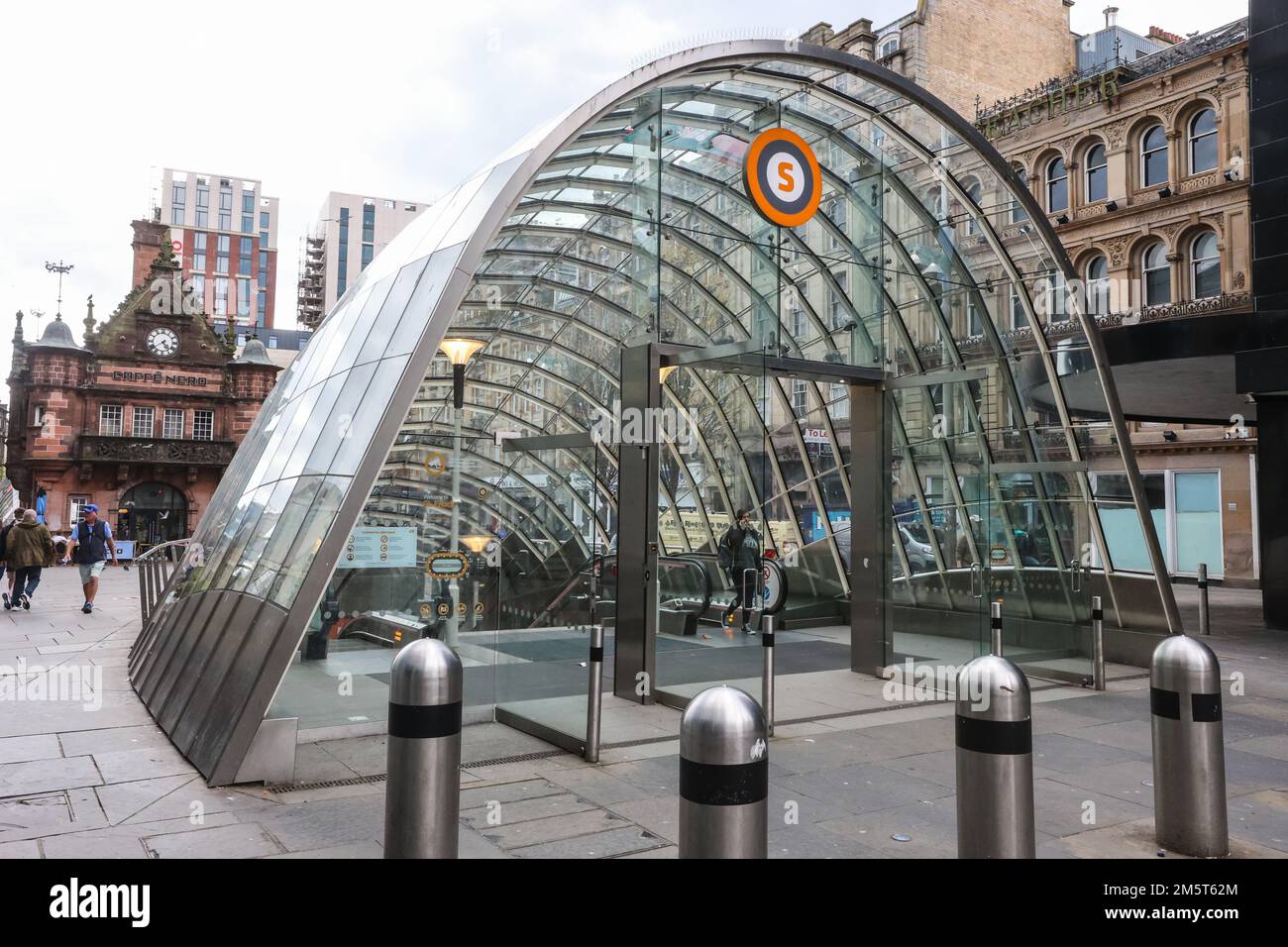 Entrée,à,St Enoch,Métro,métro,train,gare,St Enoch Square,Glasgow,ville,centre,ville,centre,ville,ville,mise à niveau,Écosse,GB,Grande-Bretagne,Grande-Bretagne,Royaume-Uni,Royaume-Uni,ville écossaise,Europe,européenne,ville de Glasgow, Banque D'Images