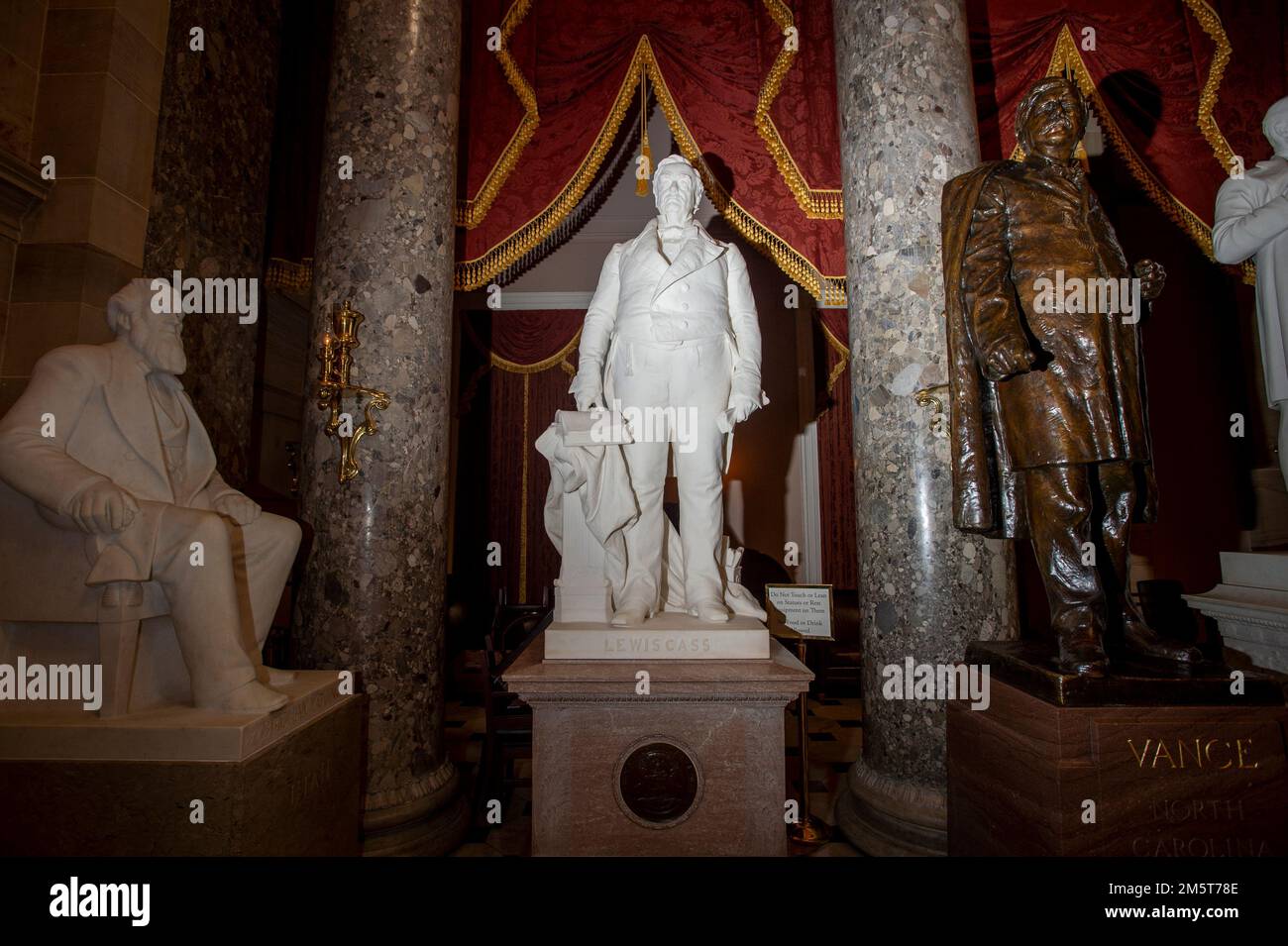Washington DC, États-Unis. 30th décembre 2022. La statue de l'ancien  secrétaire américain à la guerre Lewis Cass, vue dans la salle des statues  du Capitole, était un esclave et partiellement responsable du «